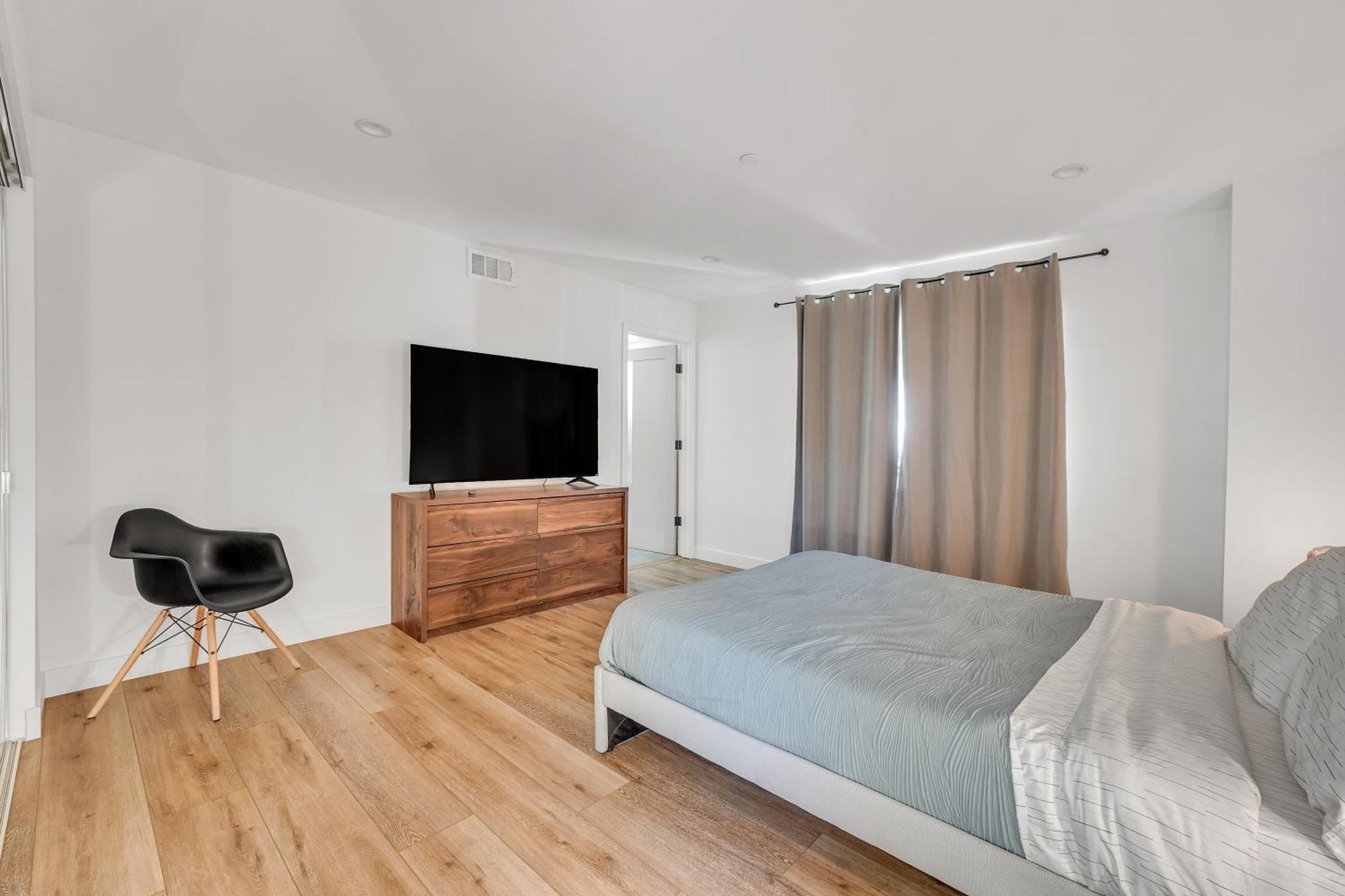 Luxurious Townhome W/3 Master Suites Gated Parking Los Angeles Exterior photo